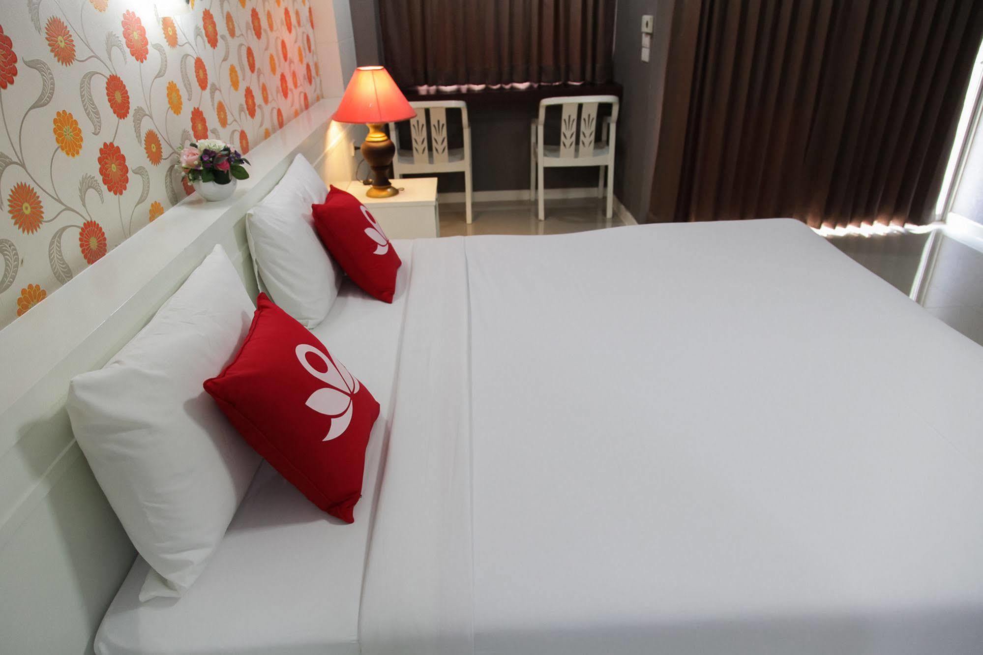 Zen Rooms Bangchak Banguecoque Exterior foto